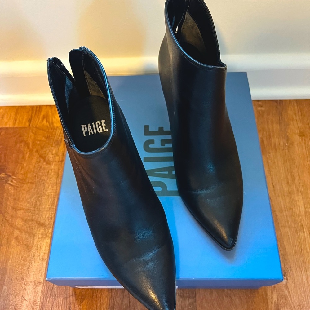 Size 7 Paige black booties